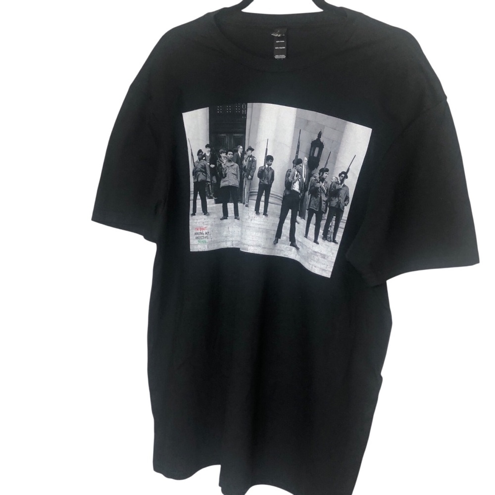 NWOT DISTRICT Black T-Shirt Size XL
